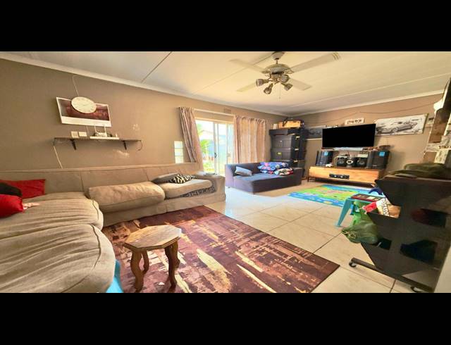 3 BEDROOM FREEHOLD FOR SALE IN MINNEBRON